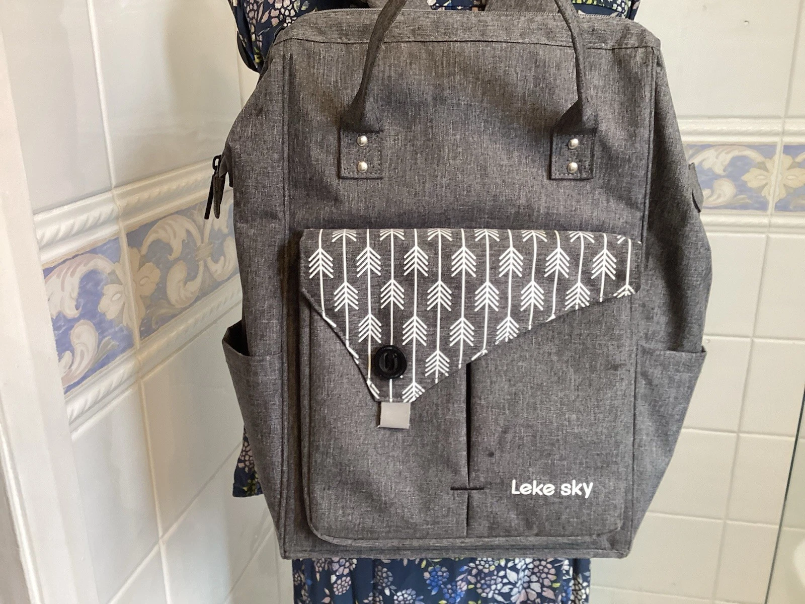 LEKESKY UNISEX BACKPACK & LAPTOP. ,,,,,,,