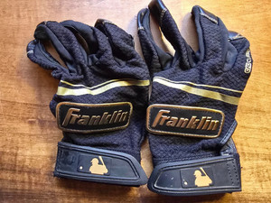 FRANKLIN MLB Classic One Baseball Batting Gloves Black Gold Adult Small NICE