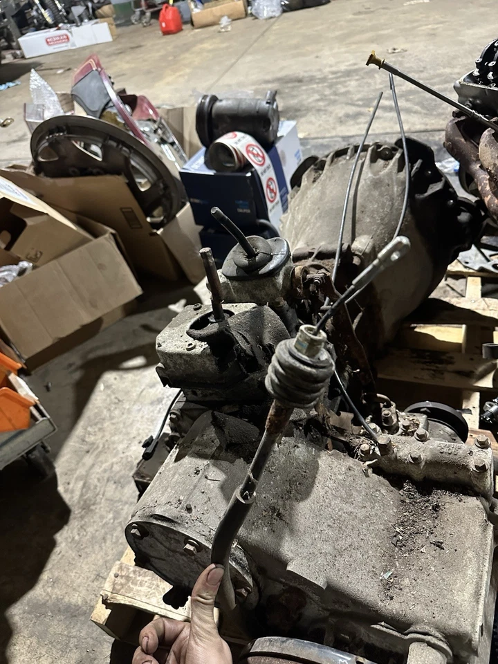 Land Rover Discovery R380 Manual Transmission  Swap  - Image 3 of 4