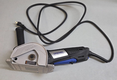 Dremel Ultra-Saw US40 Corded Compact Saw with Bag and 10+ Cutting Wheels