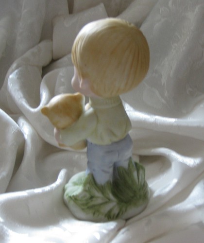 "LOVE IS KIND" ~ LuvUms ~by Warner Press- BOY w/ TEDDY BEAR ~ $9.77 - Picture 5 of 12