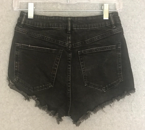 Pantalones cortos de mezclilla Zara para mujer 4 negros crudos dobladillo abierto bolsillos de cintura media pantalones de mezclilla recortados - Imagen 2 de 6