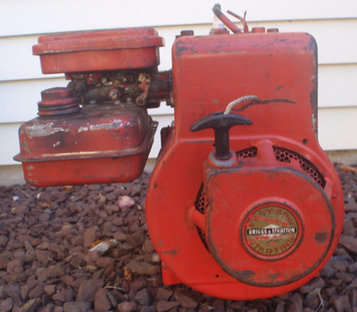 Briggs & Stratton Vintage 2hp Engine Motor RED Model 60102 *Read Description*