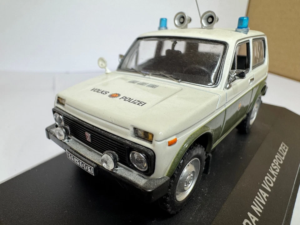 IST Maßstab 1:43 Lada Niva Volkspolizei - Bild 2 von 4