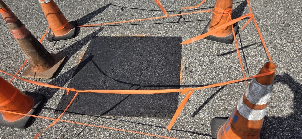 Kit pequeño parche superior — reparación profesional de asfalto y concreto de curado rápido Foto 4 de 4