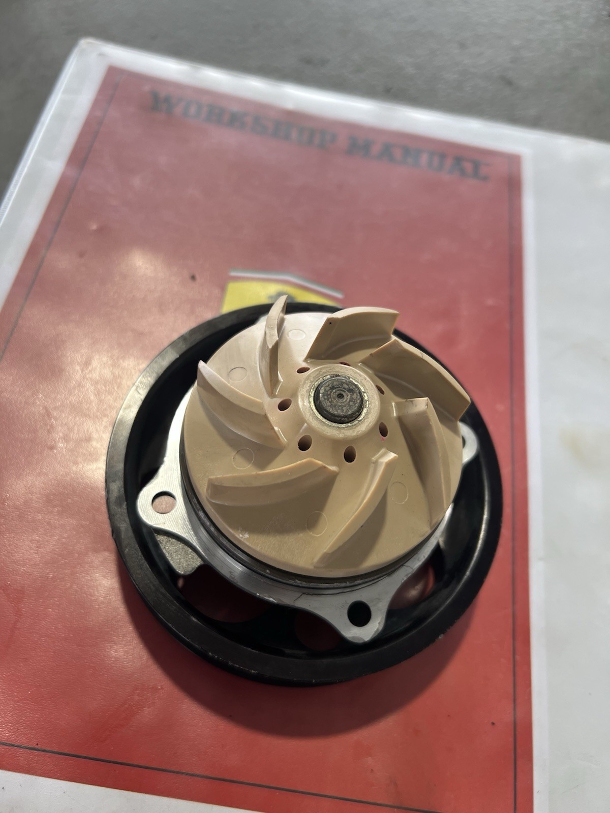 Ferrari 488 california t water pump complete 918319 285582 308040