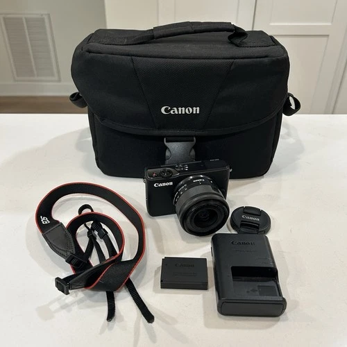 CANON EOS M10 18MP Mirrorless Digital Camera W/ 15-45mm Lens & Bag