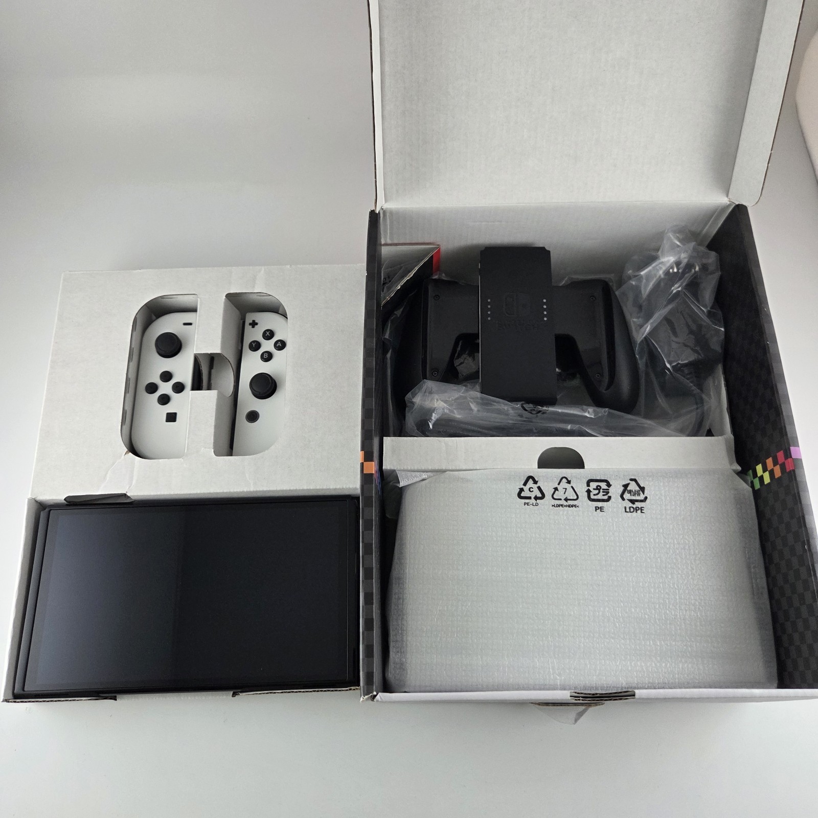 Nintendo Switch OLED 64GB Console with Joy-Con White HEG-001