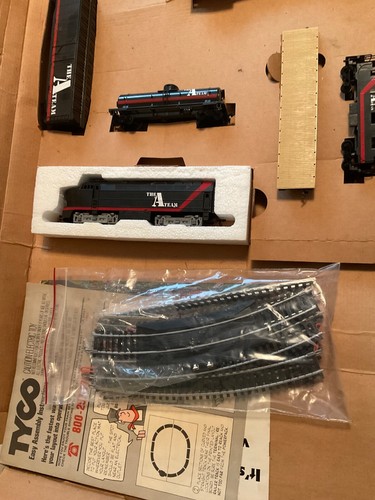 Vintage TYCO A Team Action Train Set with Adventure Playmat in BOX - Picture 2 of 8