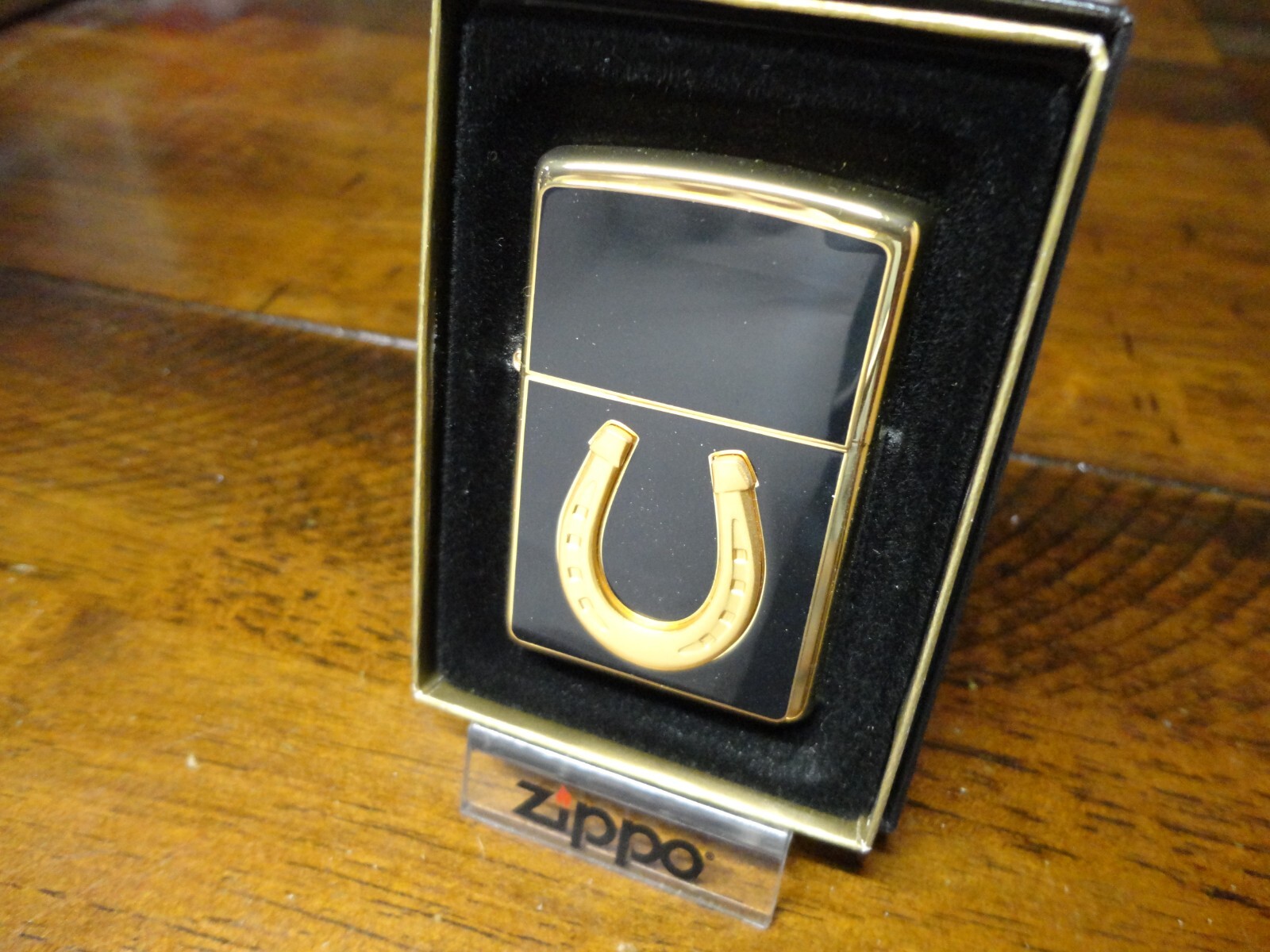 GOLD HORSESHOE GOLD PLATED ZIPPO LIGHTER MINT IN BOX 2001