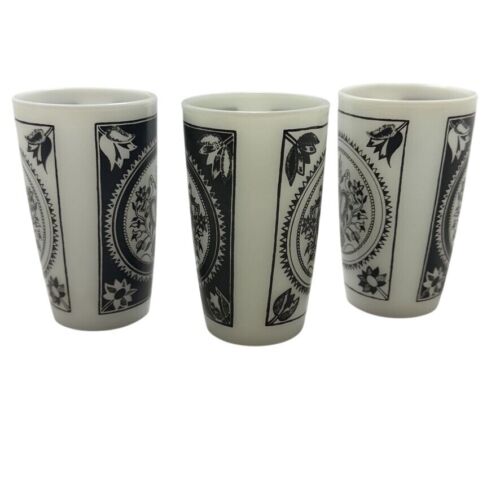 RARE Vtg Hazel Atlas Milk Glass Tumblers Love Birds Embossed Dutch Folk Art Set - Picture 3 of 9