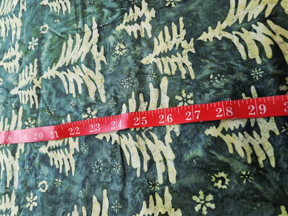 Ткань батик зеленая рождественская вечнозеленая елка 48 x 34 дюйма - Изображение 3 из 3