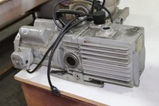 Pompa rotativa a palette Leybold TRIVAC D16A