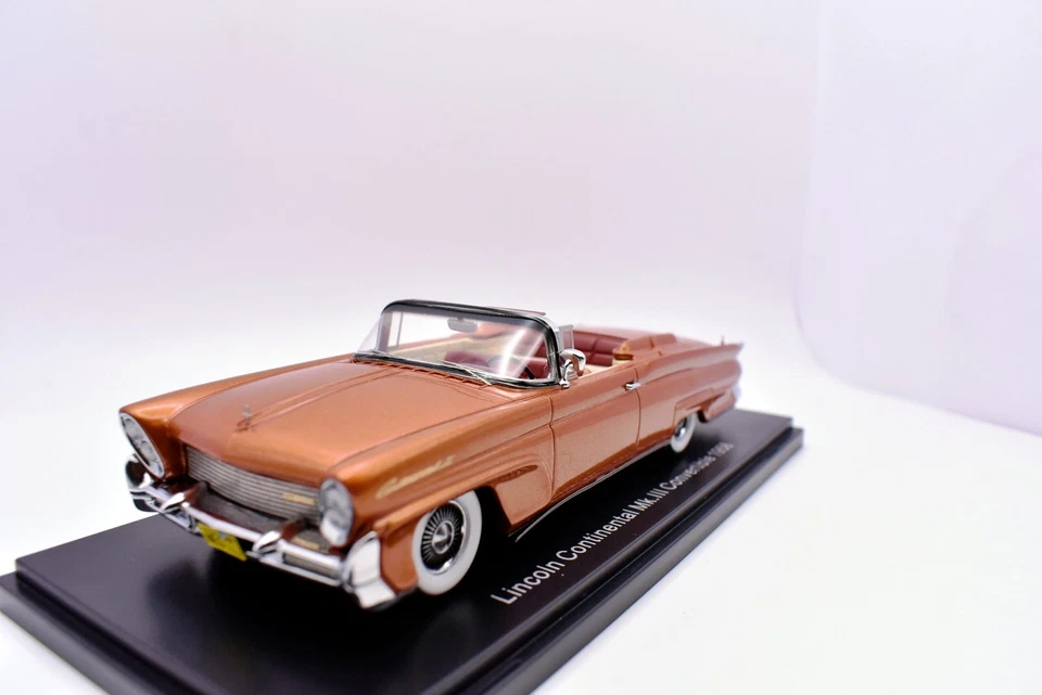 Modellino auto scala 1:43 Lincoln continental mk.III convertible Neo modellismo - Immagine 2 di 4