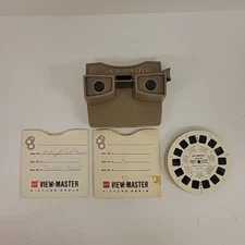 Vintage 1970s GAF ViewMaster Brown Viewer With 20 Slides