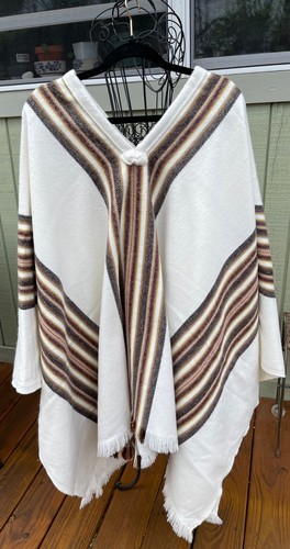 Creamy Wool Long Poncho Tribal Southwestern Warm Excellent! - Picture 6 of 7