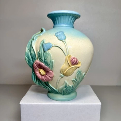 Vintage 1949 Hull Pottery Bow Knot Vase #B-4- 6.5"  USA  Tapered Egg shape