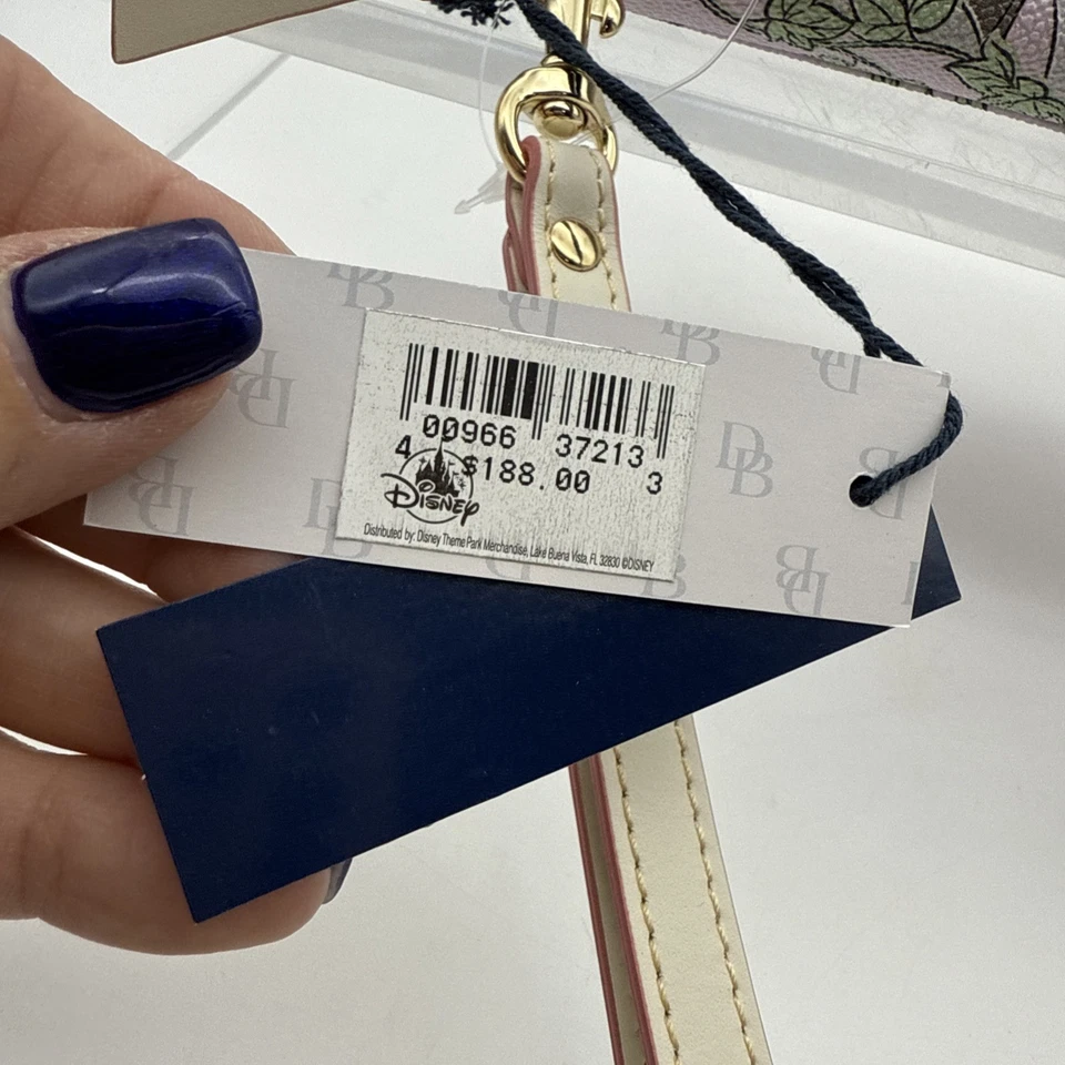 NUEVO CON ETIQUETAS 2024-Disney Dooney & Bourke Bella Durmiente 65 Aniversario Cartera Muñequera Foto 3 de 4