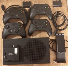 Xbox Series S 1TB Black Bundle 4 Controllers 6 Rechargeable Batteries Docks