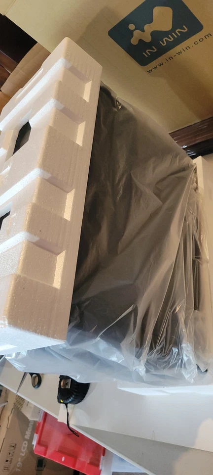 new vintage INWIN c series IW-C589T.CQ350TBL computer case - Image 3 of 4