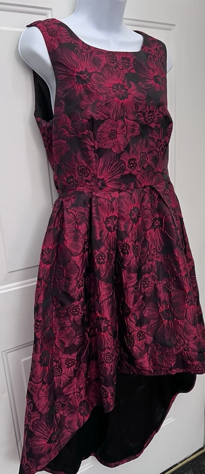 Vestido de Coquetel Forest Lily Vermelho e Preto Jacquard Fit and Flare Slvless Tamanho 10 - Imagem 2 de 4