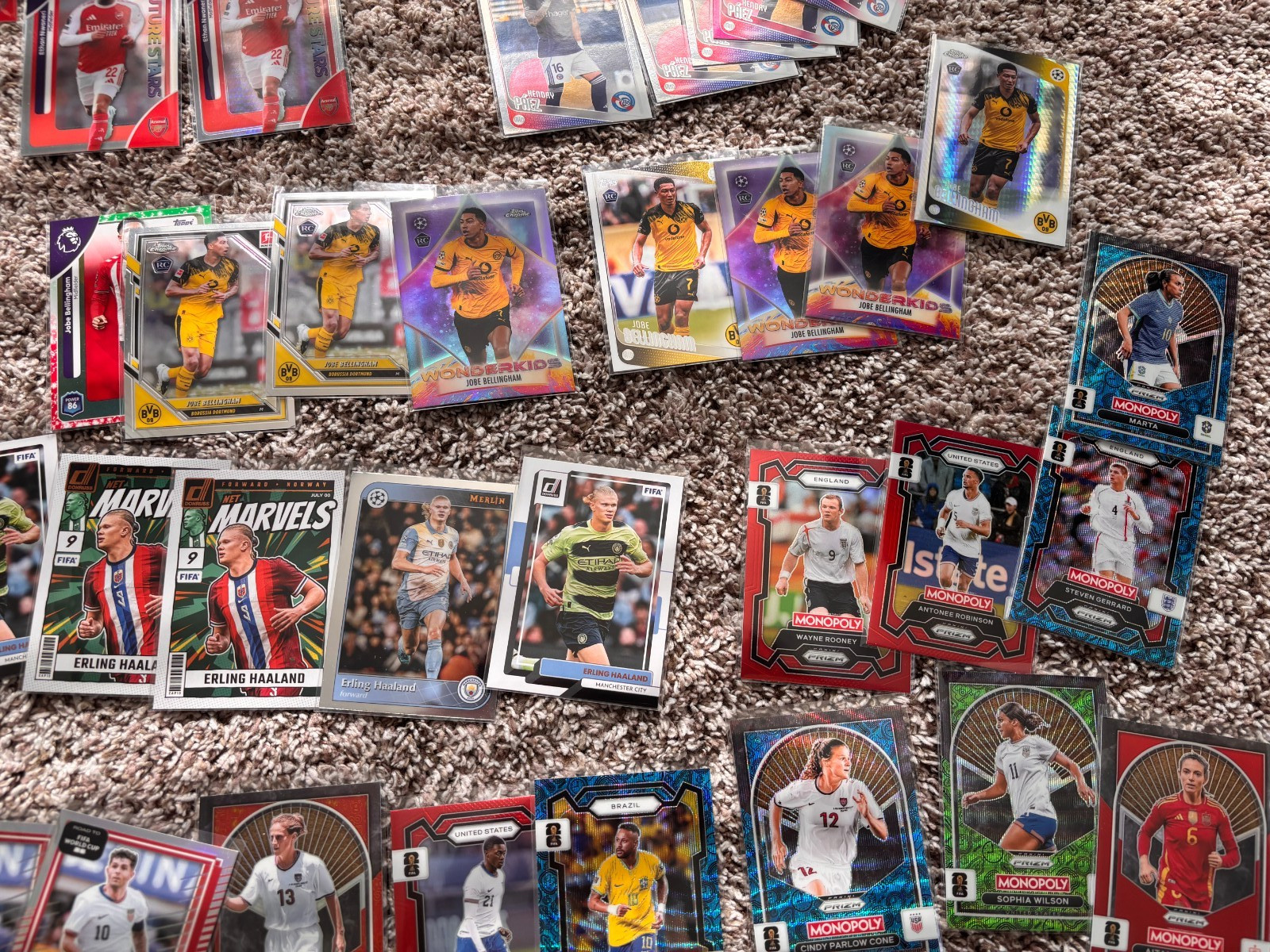 Soccer Bulk Lot All Sleeved Inserts Rookies Messi Mbappe Yamal Karl Pulisic More view 2