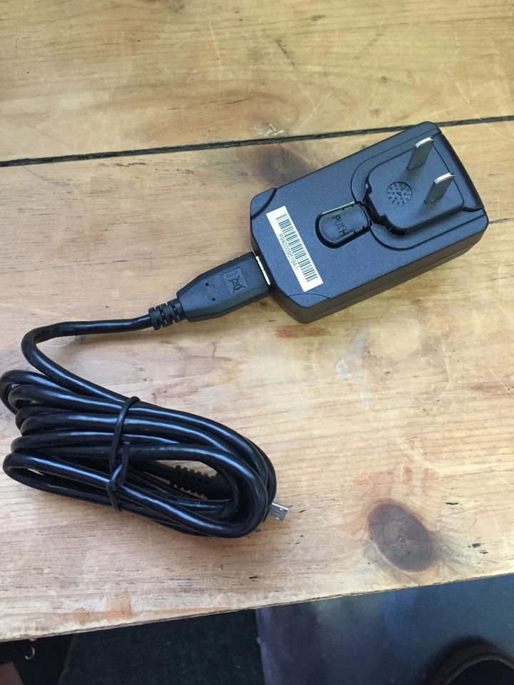 Cargador de pared Blackberry OEM micro ASY-03746-00AC para Q10, Z10, 9800 y más. Foto 3 de 4