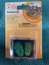 LEAVES FEED SET WITH CRATE by Schleich/42239/ NEW IN PKG/ horse accessories