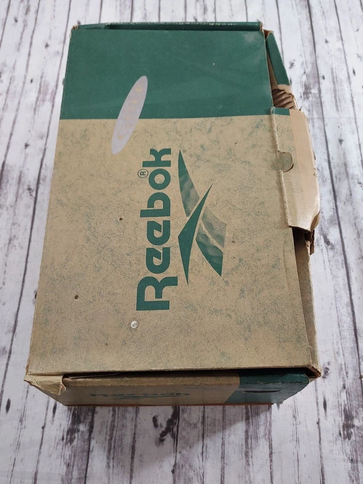 Vintage Reebok Womens Size 8M Golf Shoes 14-34869 NOS - Image 3 of 4