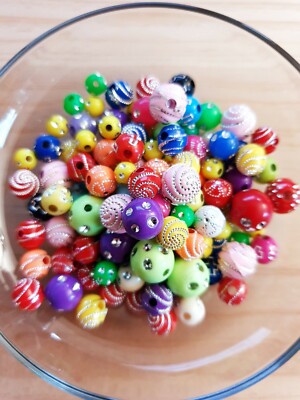 50 x Bunte Glitzer Acrylperlen zum Fädeln/Basteln Beads Spacer Deko Rund 6-8mm