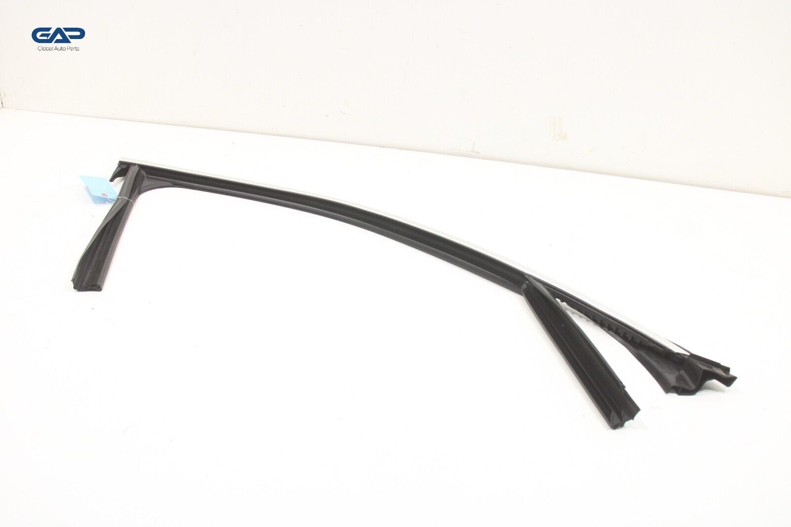 2023 - 2024 MASERATI GRECALE FRONT RIGHT DOOR WINDOW GLASS RUN CHANNEL SEAL OEM
