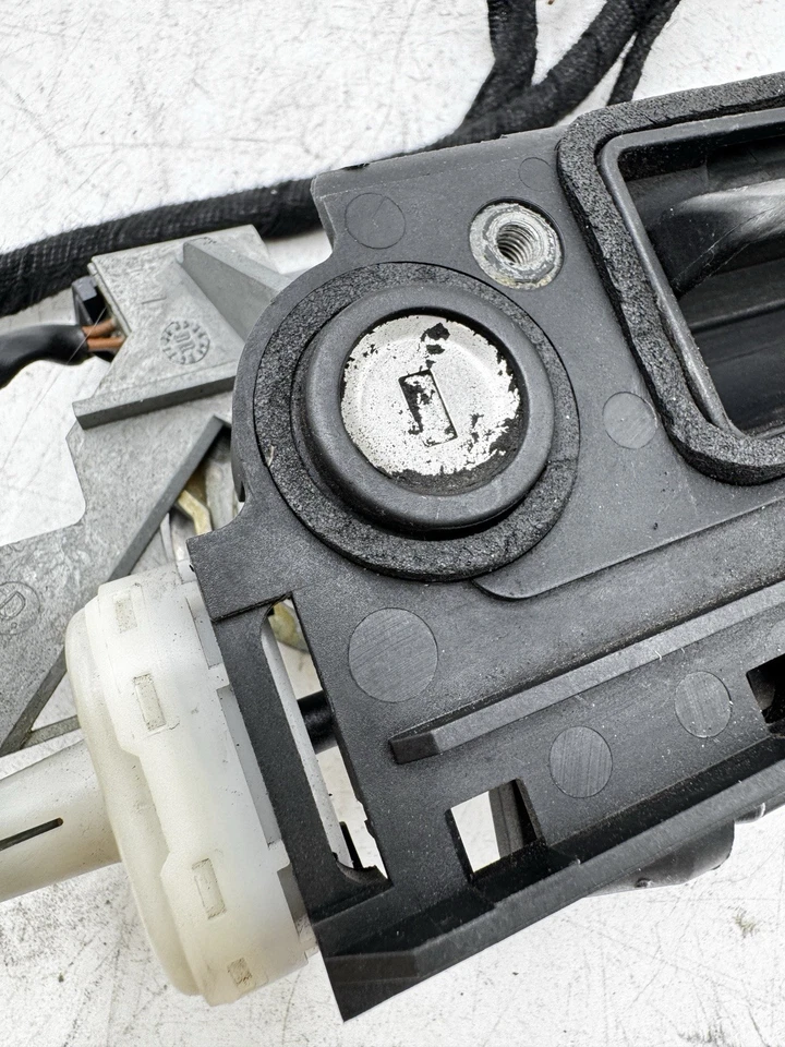 2001-2004 MERCEDES SLK230 R170 REAR TRUNK LID HANDLE ASSY OEM KM603270 Foto 2 de 4