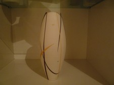 Ali Tomlin Keramik Burgund & Gelb Spritz Vase mit Herstellermarke.