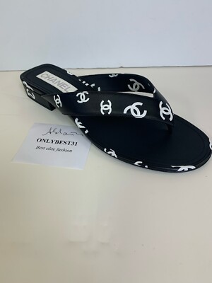 Chanel 22S G38978 Black&White CC Logo Flip Flops Sandal 37.5 Chanel 22S G38978 Black&White CC Logo Flip Flops Sandal 37.5