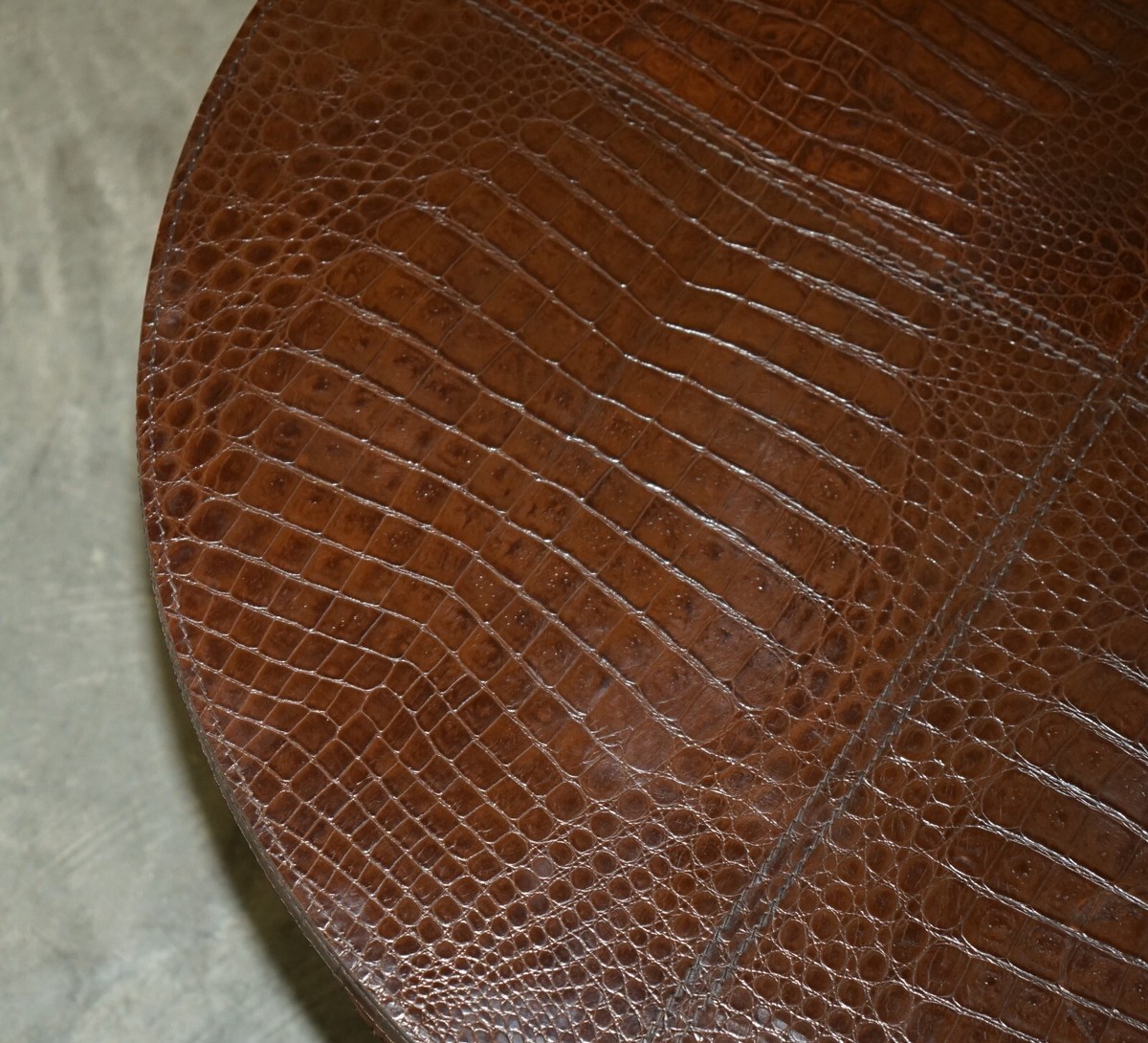 FENDI CASA クロコダイルテクスチャ サイドテーブル STUNNING FENDI CROCODILE / ALLIGATOR BROWN LEATHER PATINA