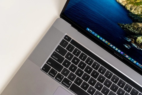 Apple MacBook Pro 16" Core i9 2,4 GHZ 32 GB/64 GB 512 GB/1 TB unità di memoria a stato solido Radeon Pro 5500 m A - Foto 5 di 5