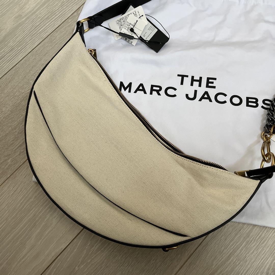 MARC JACOBS The Eclipse Campus Crescent Shoulder Bag White