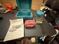 Makita BO4551 1/4 Sheet Finishing Sander with Carrying Case and Dust Bag
