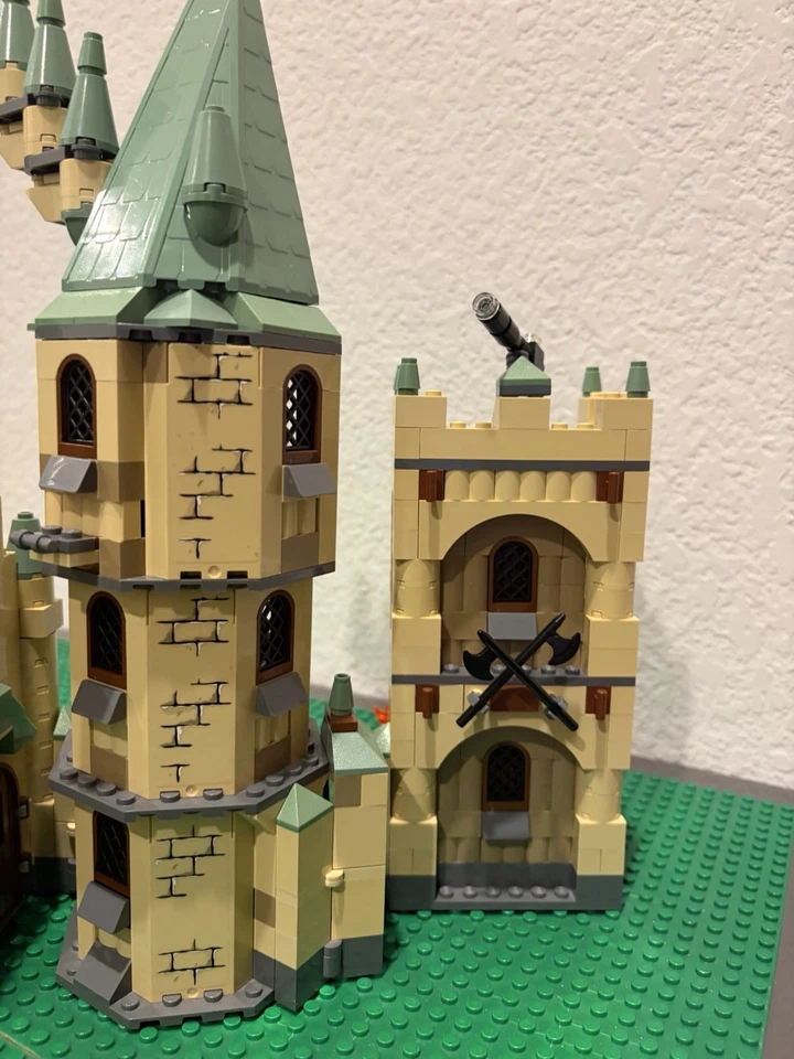 LEGO Harry Potter: Castillo de Hogwarts (4842) Completo con Ginny Extra Foto 4 de 4