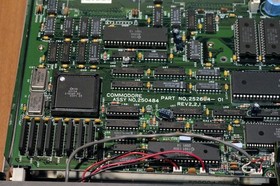 CCOMMODORE CDTV BOXED + CD-1221 KEYBOARD + CD-1253 MOUSE + GENLOCK 1301 LV4 91184