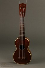 um 1955 Martin Style 2 Sopran Ukulele mit Koffer gebraucht