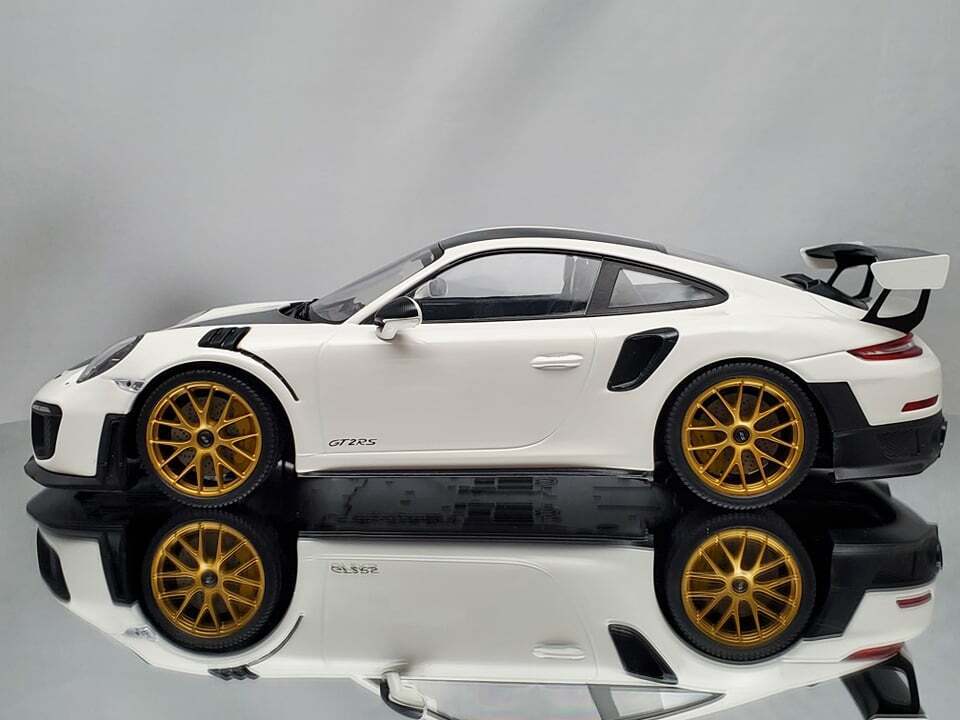 Minichamps Porsche 911 (991.2) GT2 RS Weissach Package 2018 Minichamps Porsche 911 (991.2) GT2 RS Weissach Package 2018