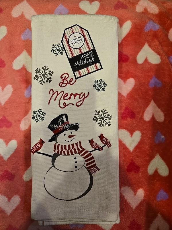 Christmas White Towels, Set of 2, Snowman Snowflakes Red Cardinals Kitchen