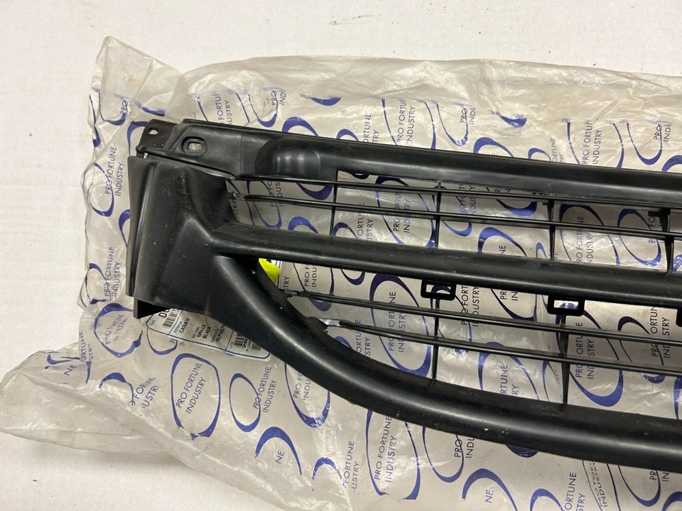 Grelha Dodge Caravan 1996-2000 1384316 - Imagem 2 de 4