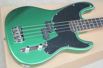 Metal Green 4 Strings Electric Bass Guitar with Black Pickguard Maple Neck