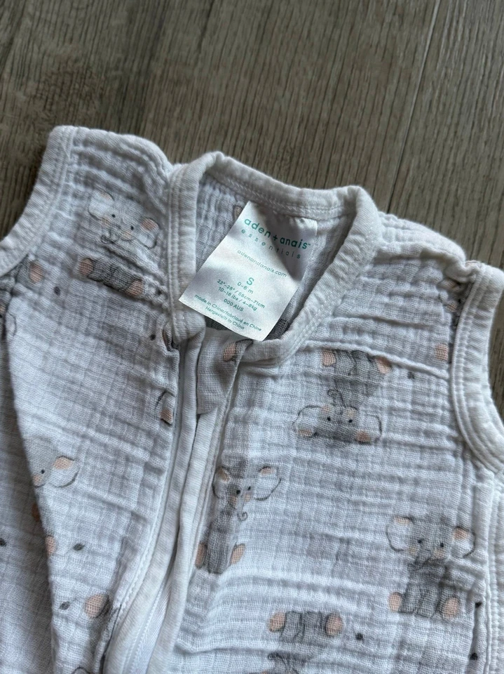 Aden and Anais Paquete de 3 Sacos de dormir Envuelto Talla pequeña 0-6 meses Envolver Foto 3 de 4