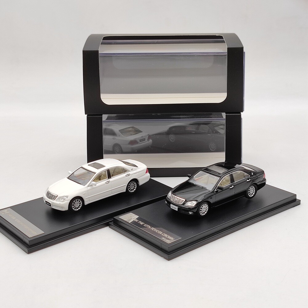 DCM1/64 Toyota CROWN 12th Diecast Toys Car Models Collection Black/White Gifts