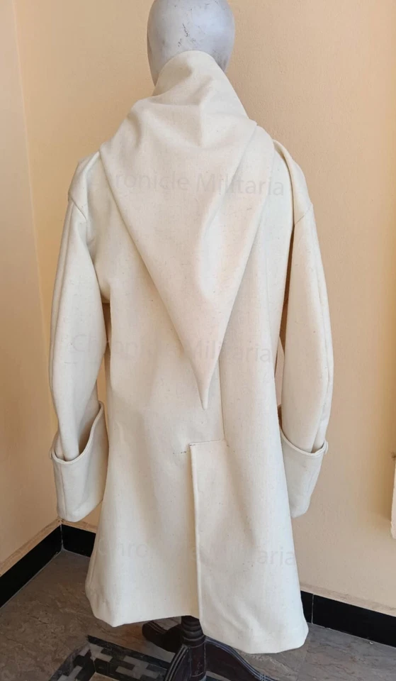 Abrigo con capucha estilo francés capote siglo XVIII Foto 2 de 4