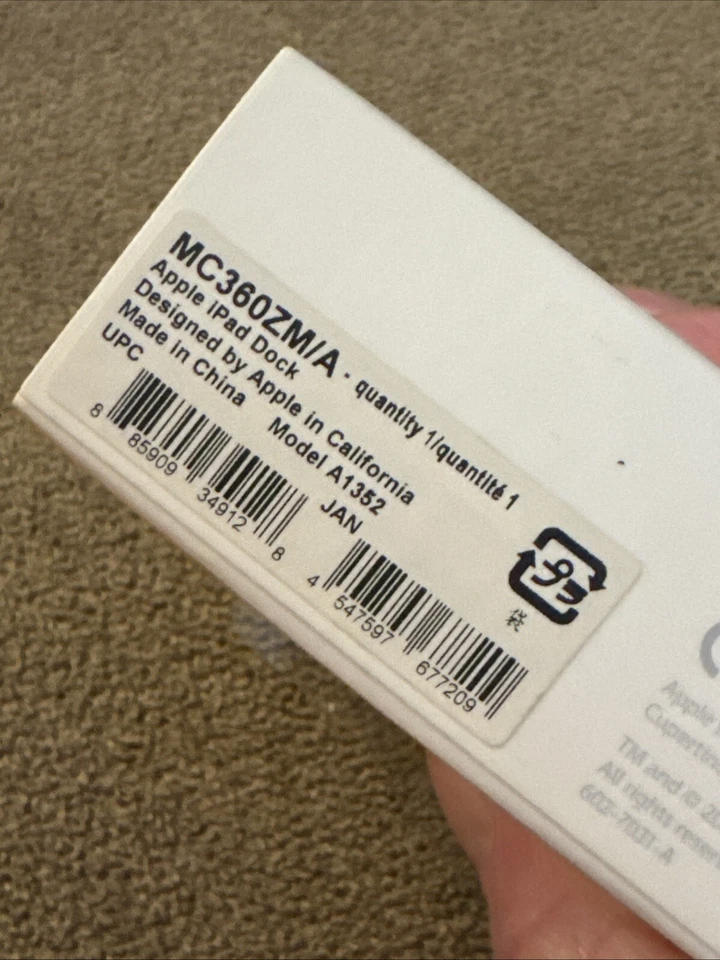 Apple iPad Dock Model A1352 MC360ZM/A EMPTY BOX ONLY (BL) - Image 3 of 3