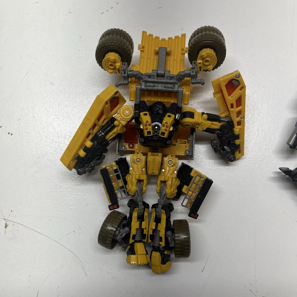 Transformers Legacy Skyward And Payload - Image 2 of 4